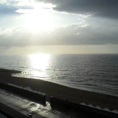 Διαμέρισμα Face A La *