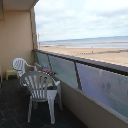 Face A La Appartement *