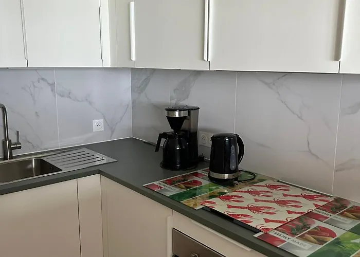 Apartment Face A La *